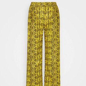 Alice + Olivia Vegan Eric Leather Snake Wide-Leg Pants Yellow size 2